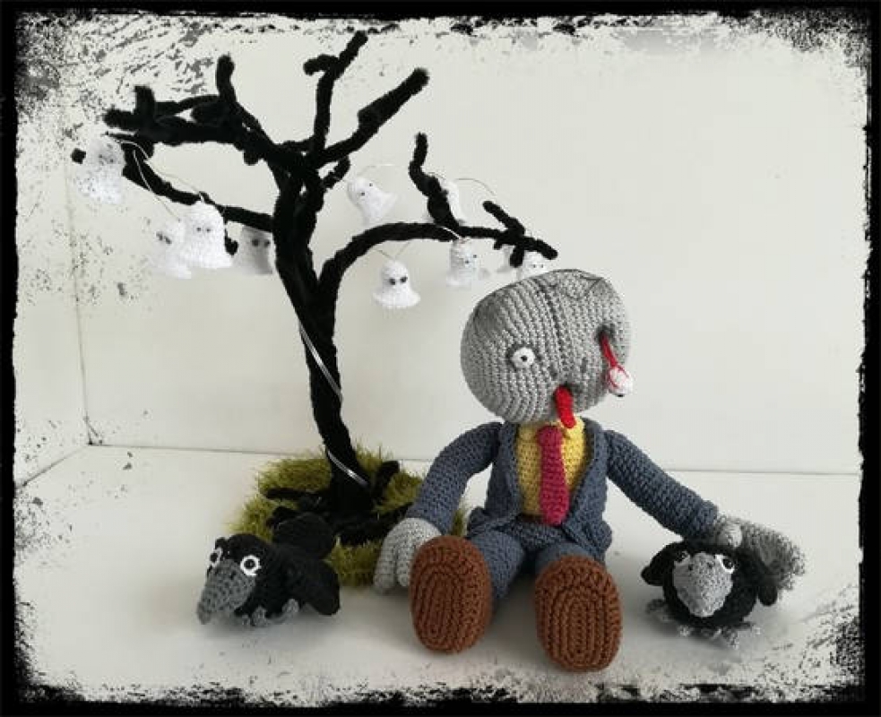 Zombie Waldemar mit Baum und Rabe (DE/EN)